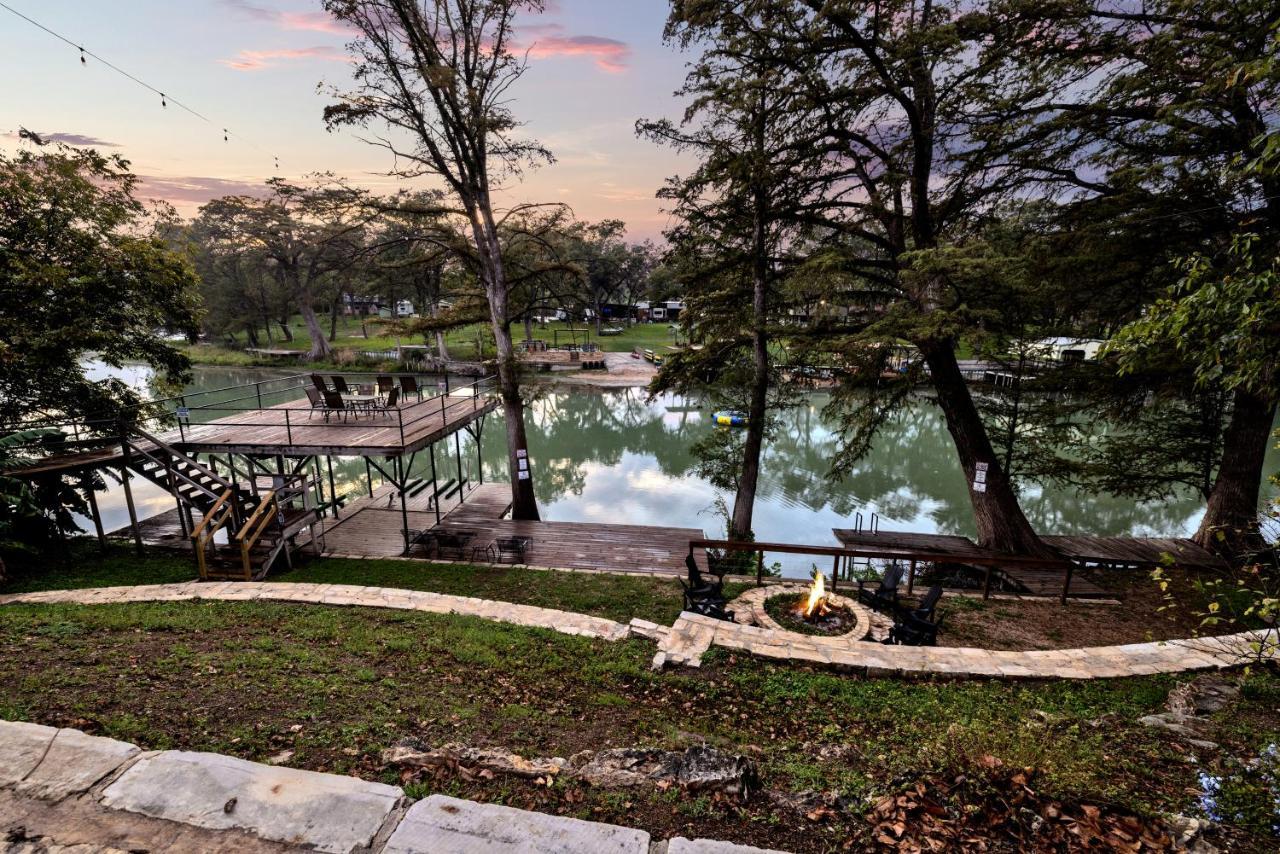 Luxury Lakefront Oasis With Boat Dock-Firepit McQueeney Buitenkant foto