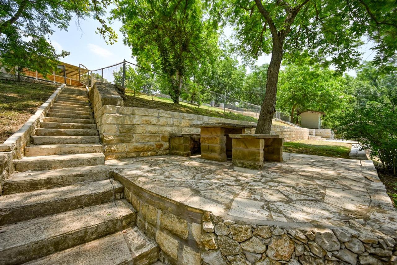 Luxury Lakefront Oasis With Boat Dock-Firepit McQueeney Buitenkant foto